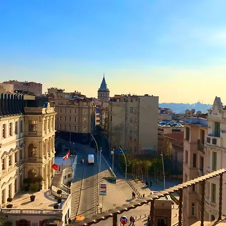 Galata M84 מלון דירות